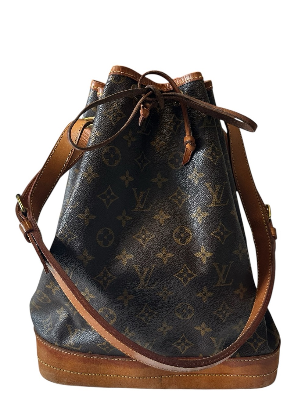 Louis Vuitton Large Noé Monogram Canvas Vintage Bucket Bag